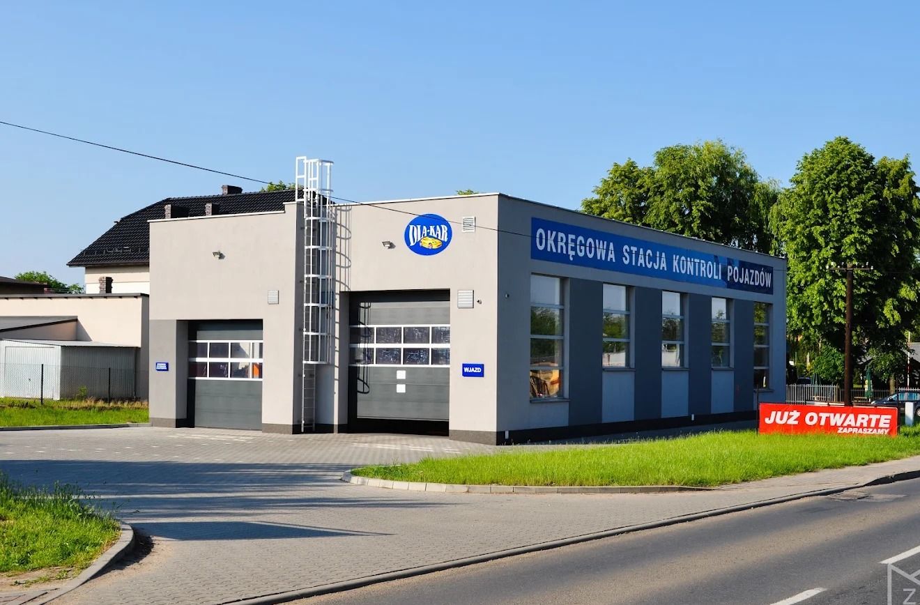 Wjazd na stację kontroli pojazdów DIA-KAR od ul. Gotartowickiej w Rybniku
